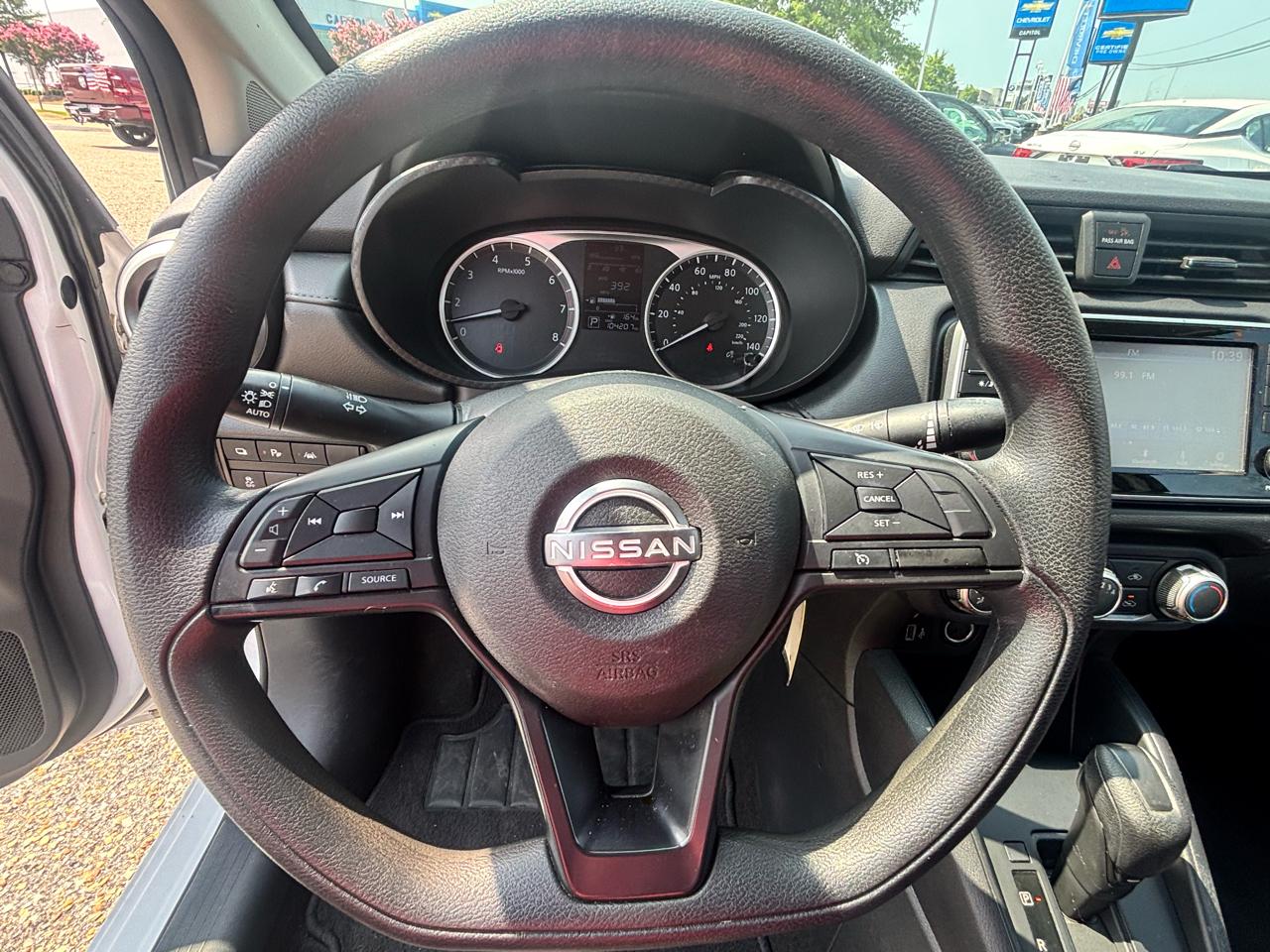 Nissan Versa  2023