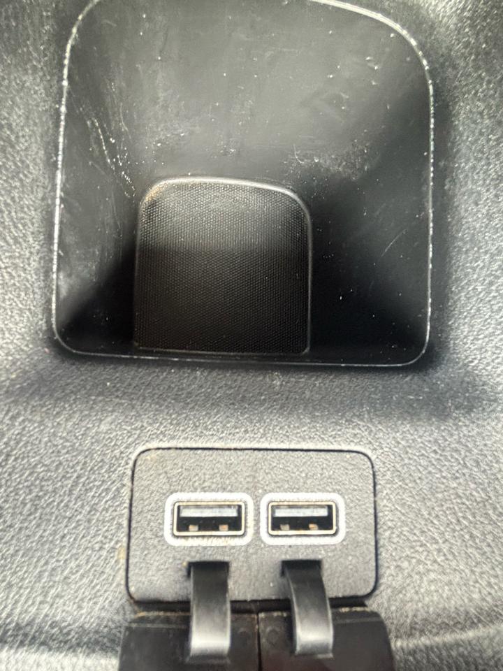 Nissan Versa  2023