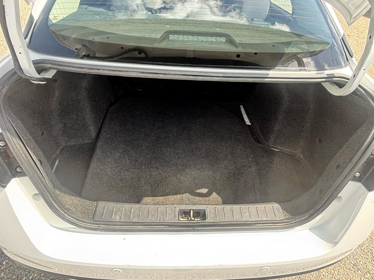 Nissan Versa  2023