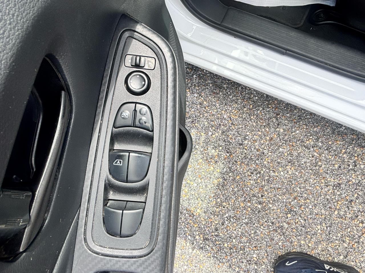 Nissan Versa  2023