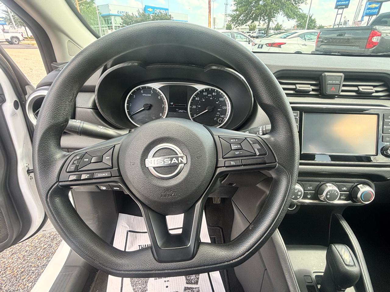 Nissan Versa  2023