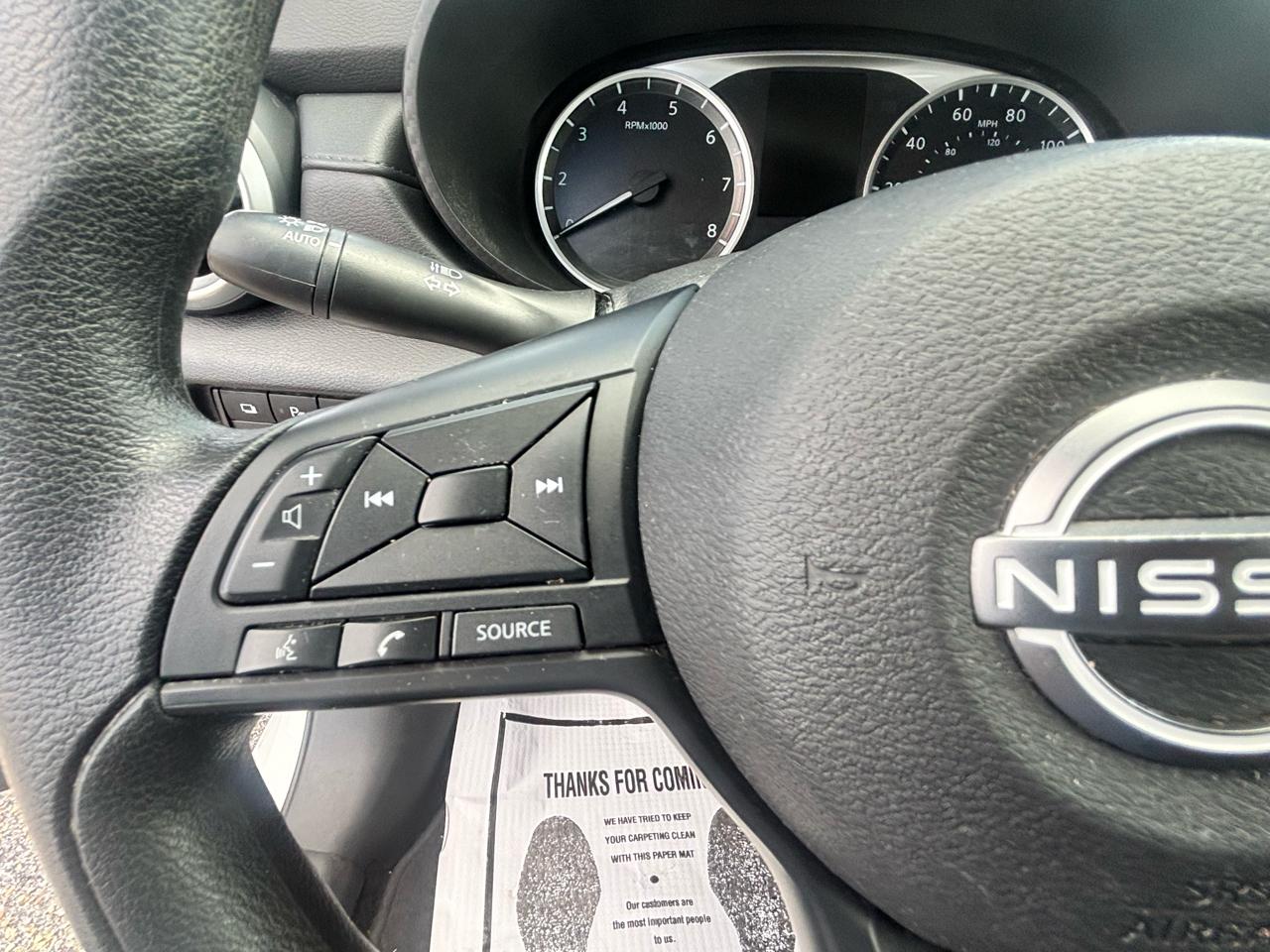 Nissan Versa  2023