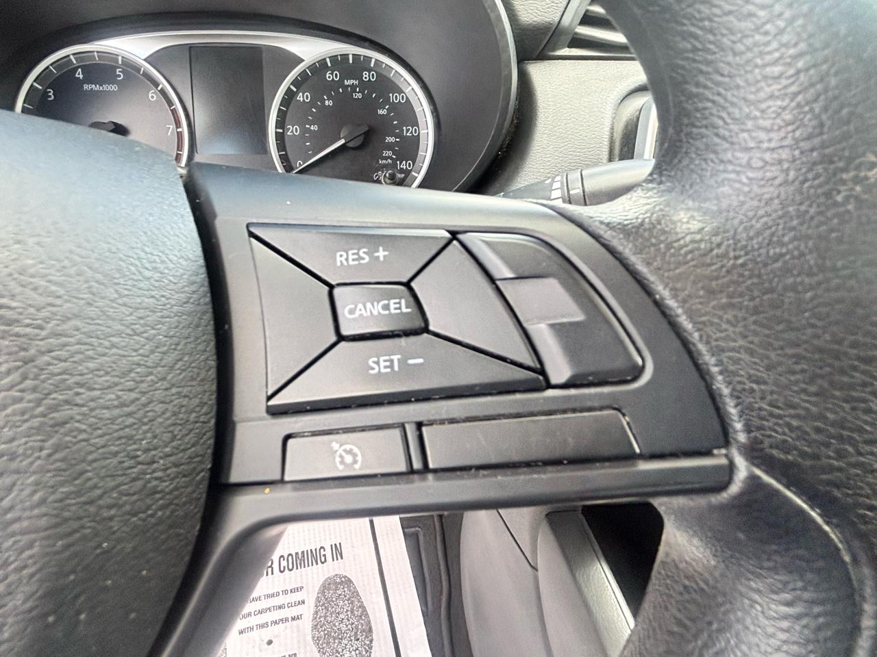 Nissan Versa  2023