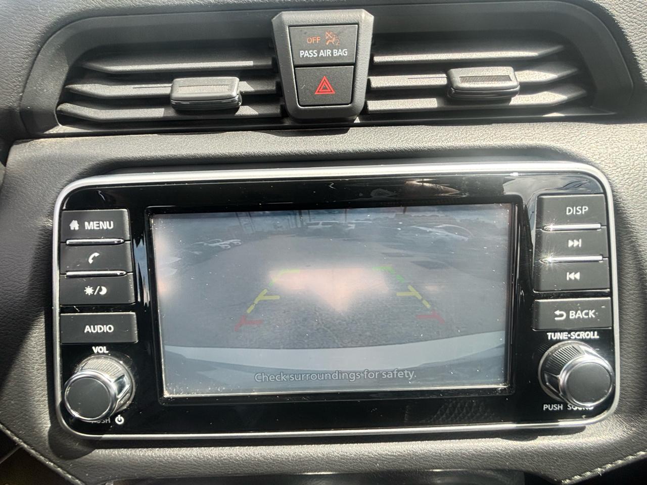 Nissan Versa  2023