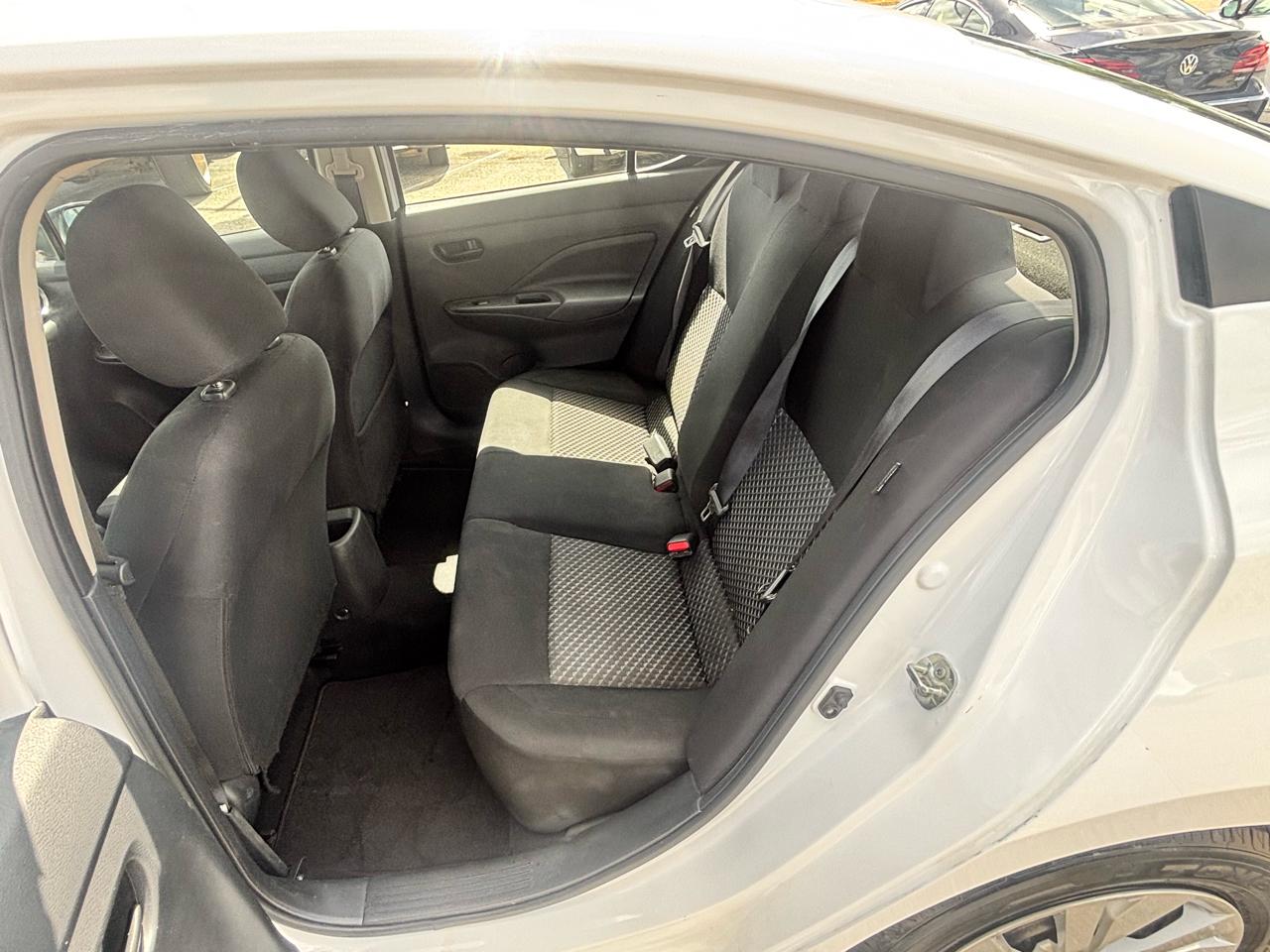 Nissan Versa  2023