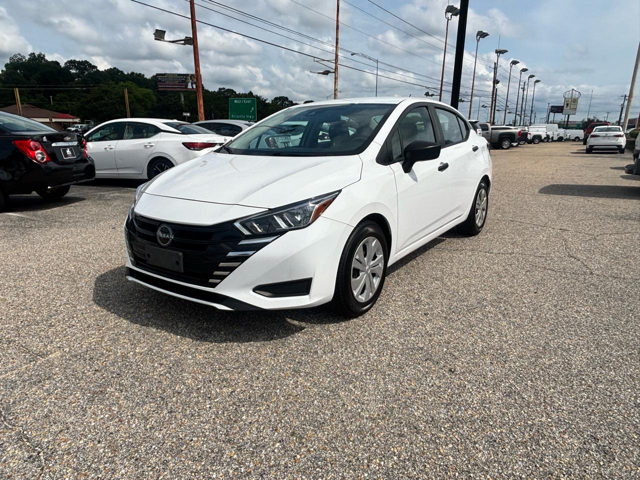 Nissan Versa  2024