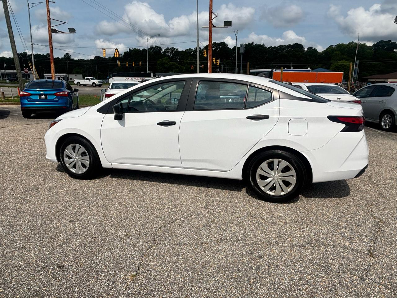 Nissan Versa  2024