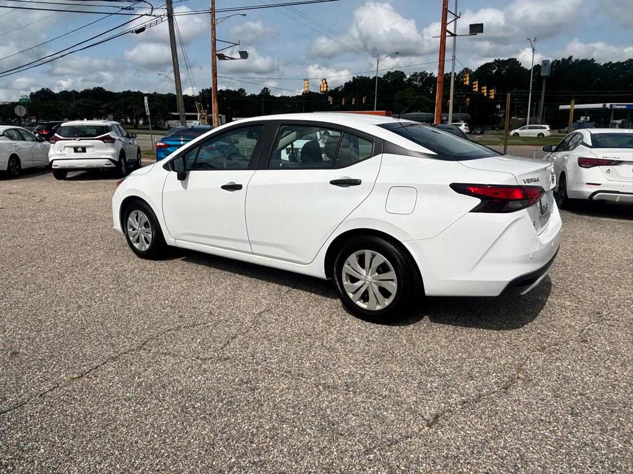 Nissan Versa  2024