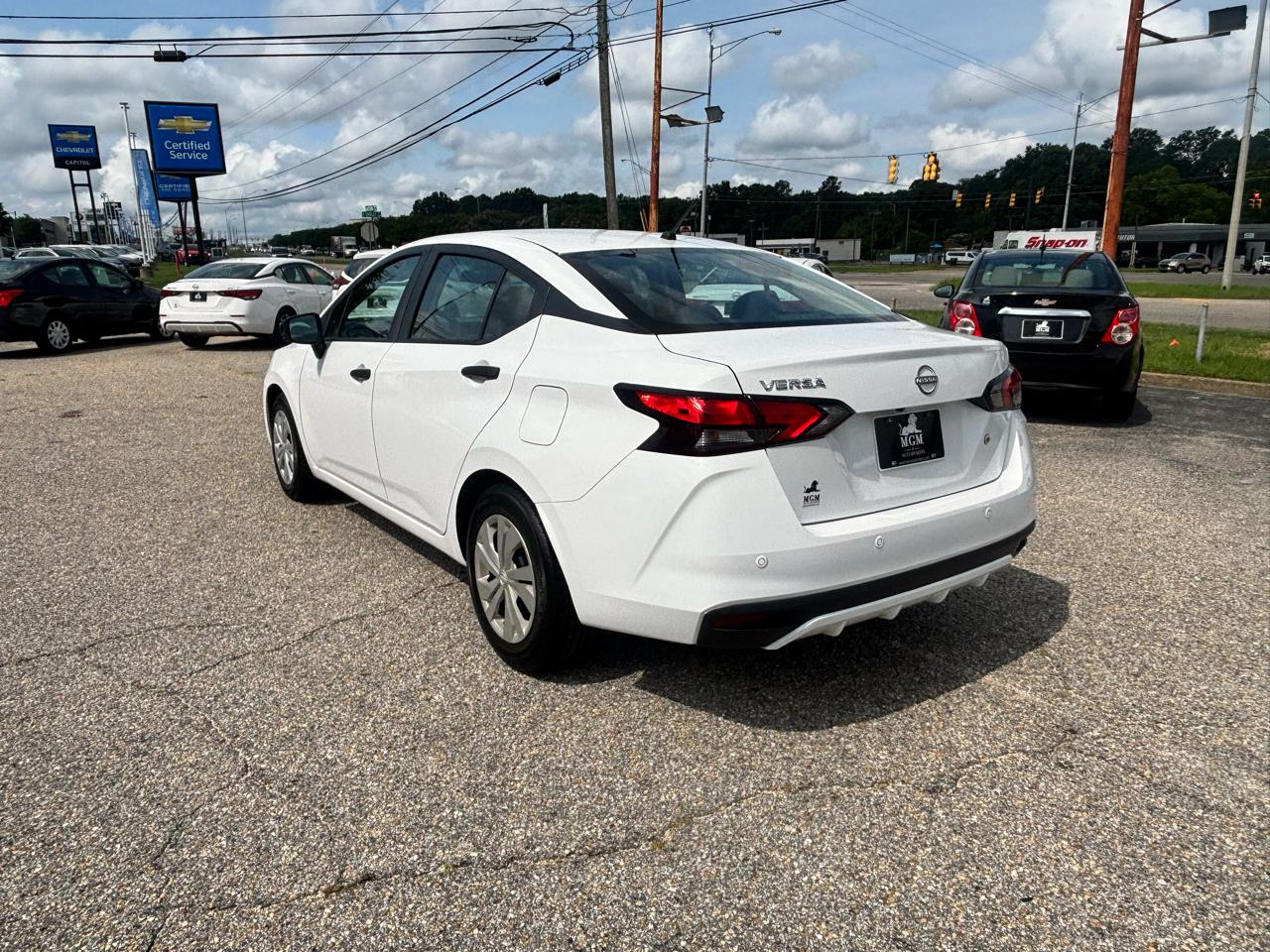 Nissan Versa  2024