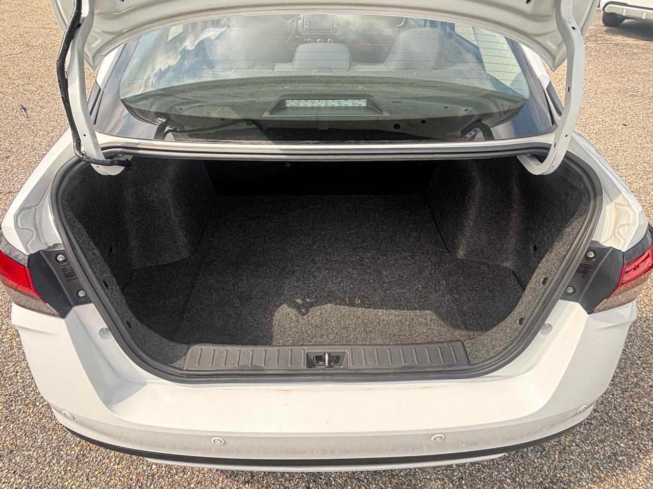 Nissan Versa  2024