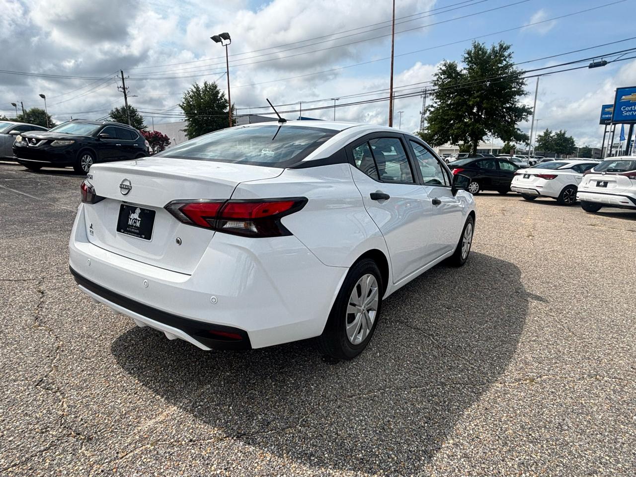 Nissan Versa  2024
