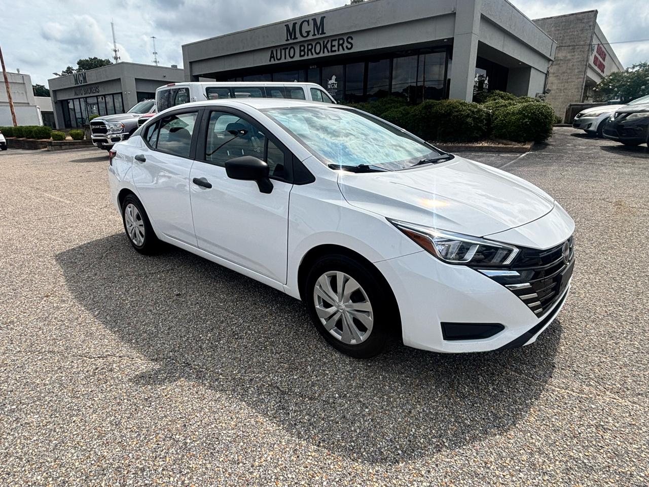 Nissan Versa  2024