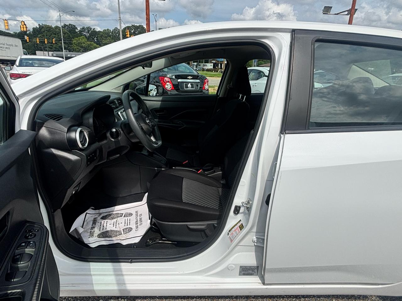 Nissan Versa  2024