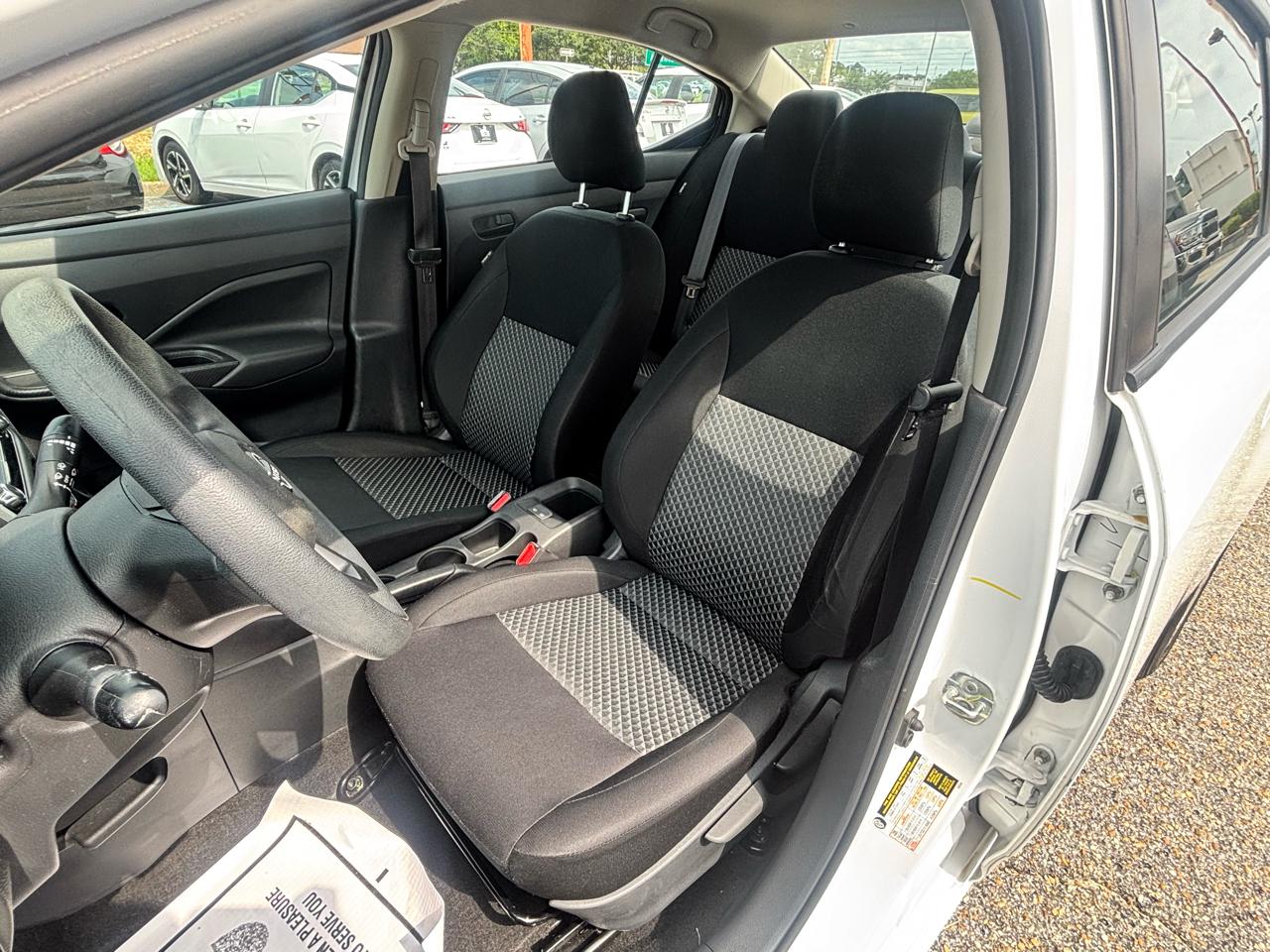 Nissan Versa  2024