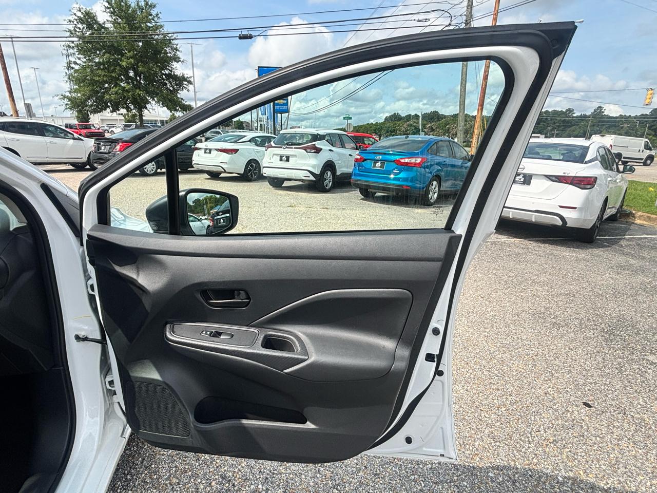 Nissan Versa  2024