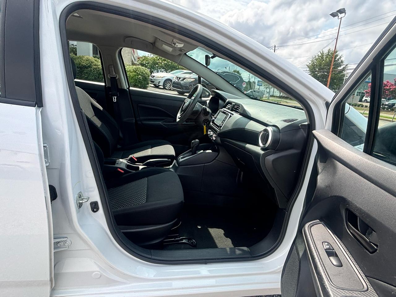 Nissan Versa  2024