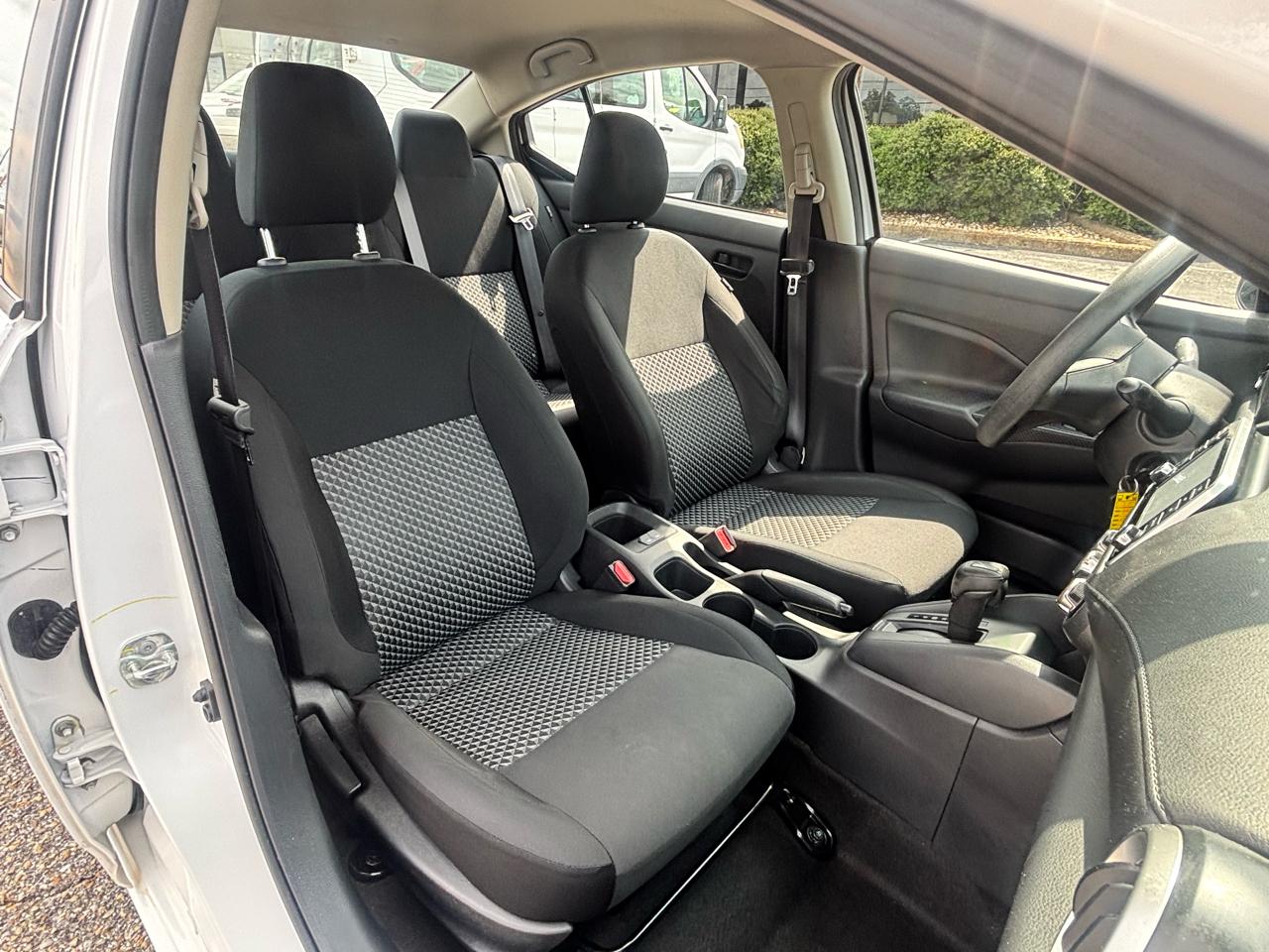 Nissan Versa  2024