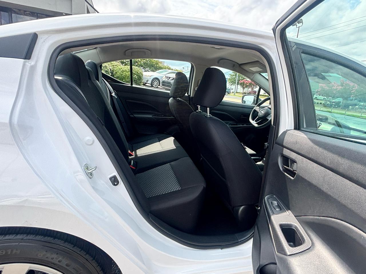 Nissan Versa  2024