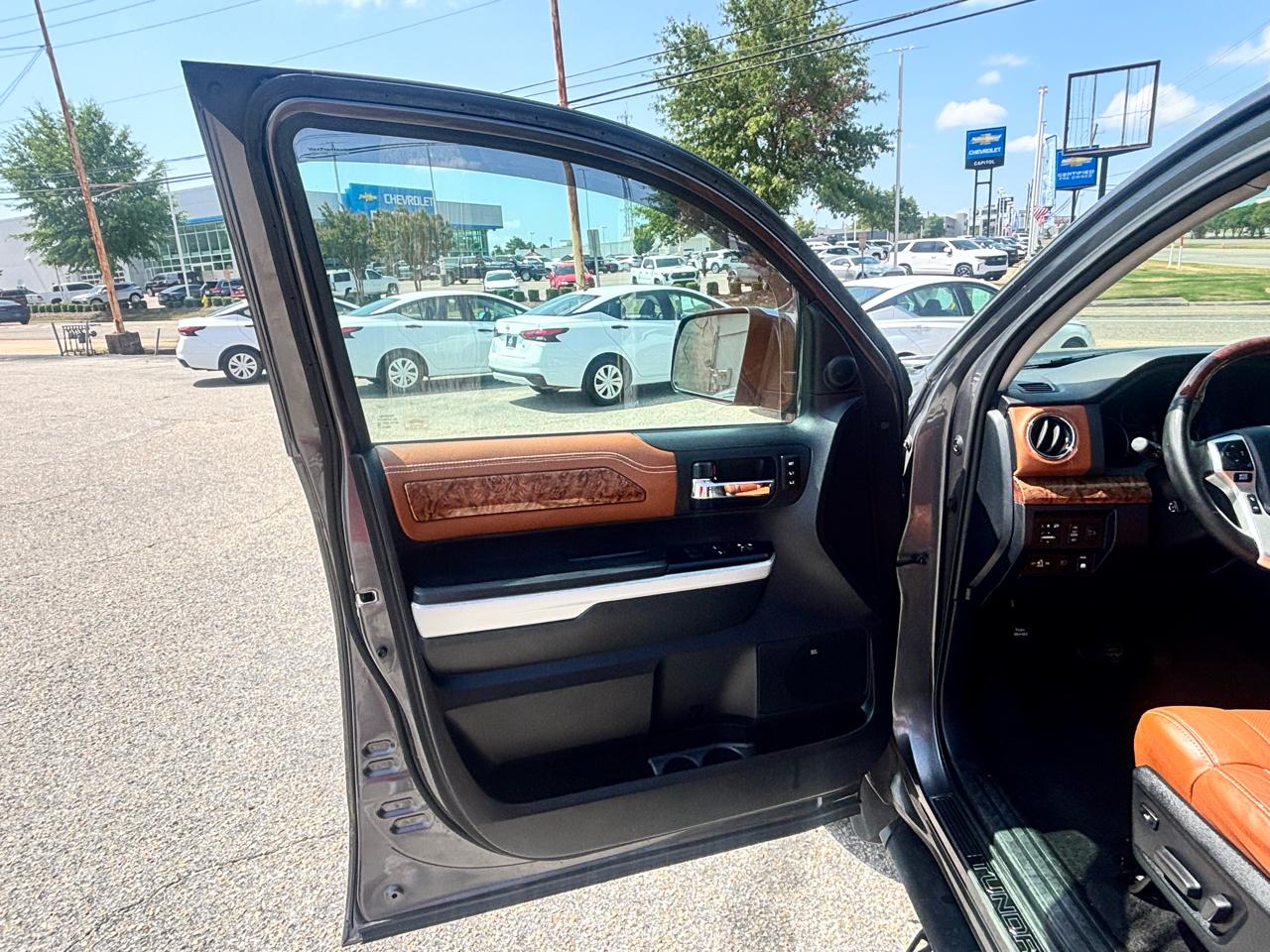 Toyota Tundra 2WD  2019