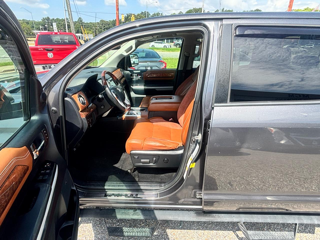 Toyota Tundra 2WD  2019