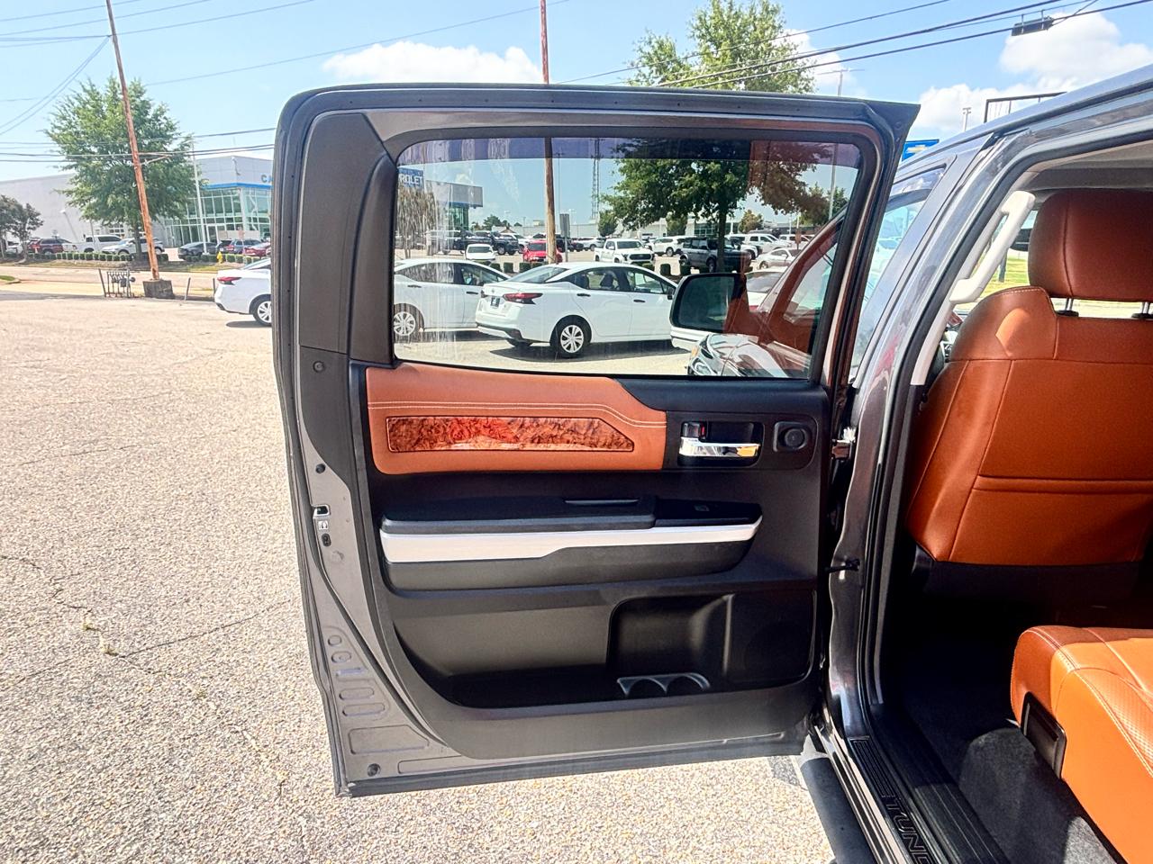 Toyota Tundra 2WD  2019