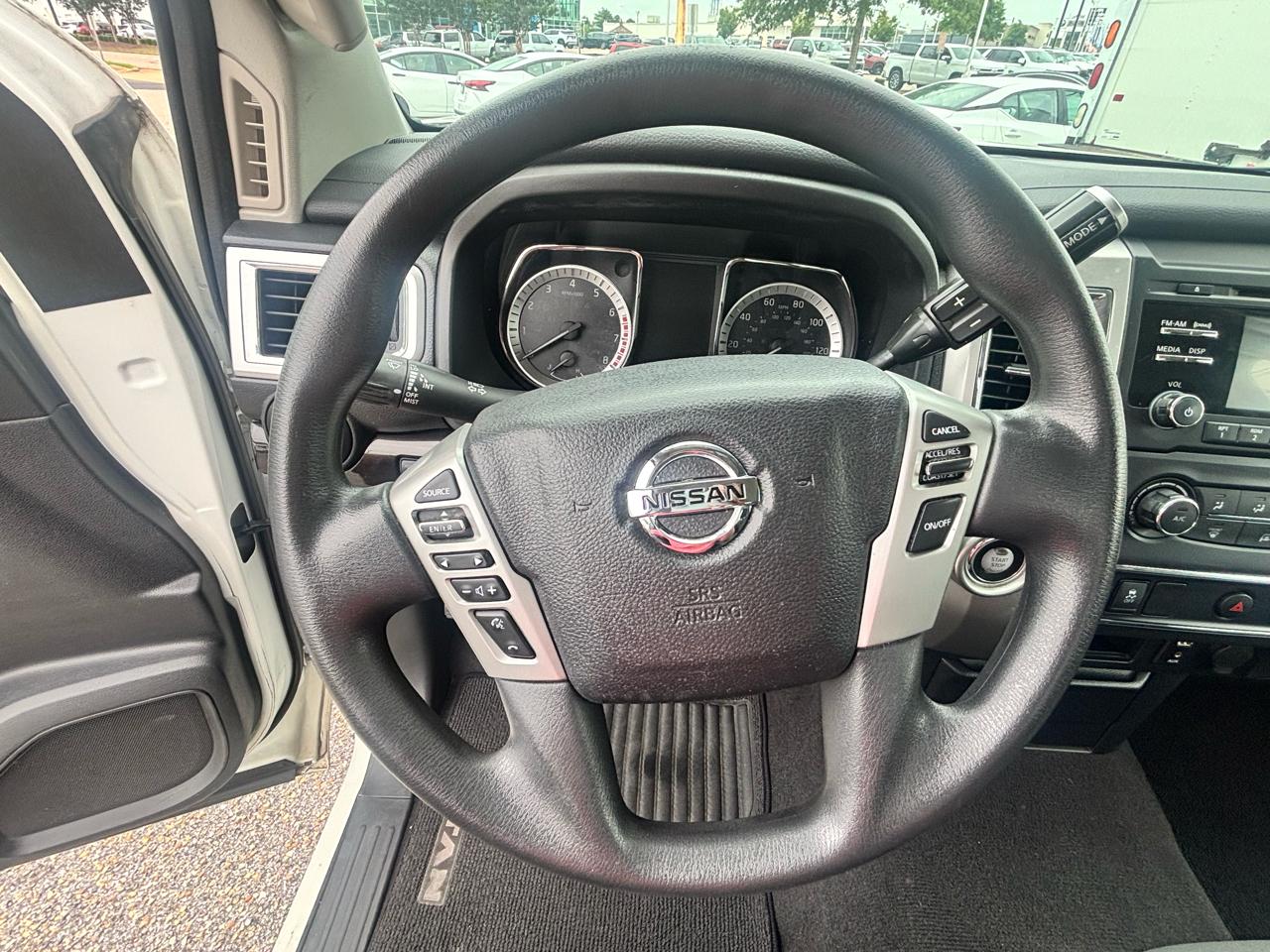 Nissan Titan  2017
