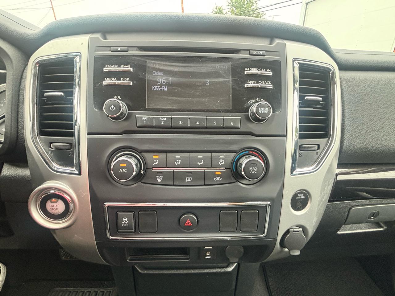 Nissan Titan  2017