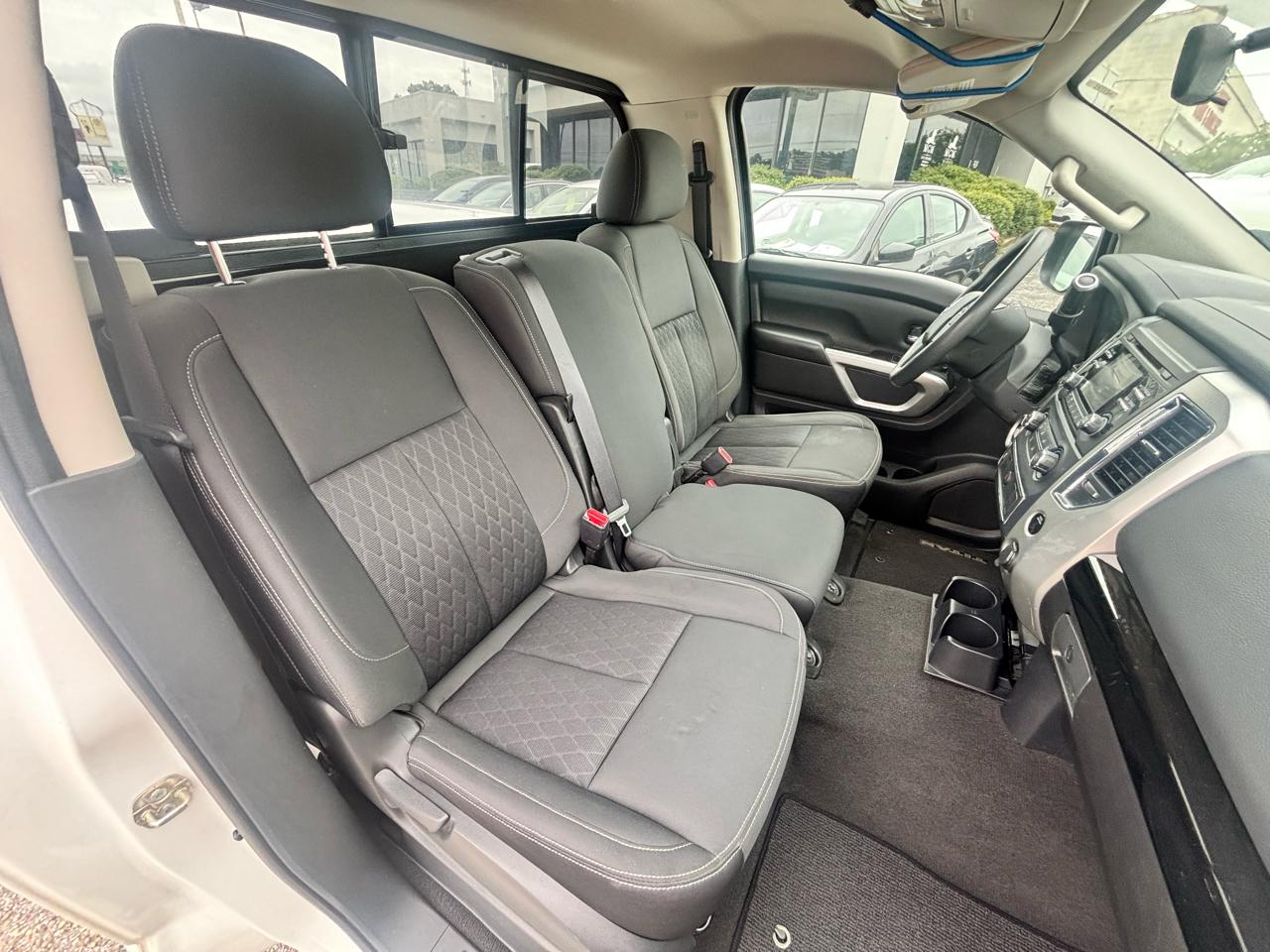 Nissan Titan  2017