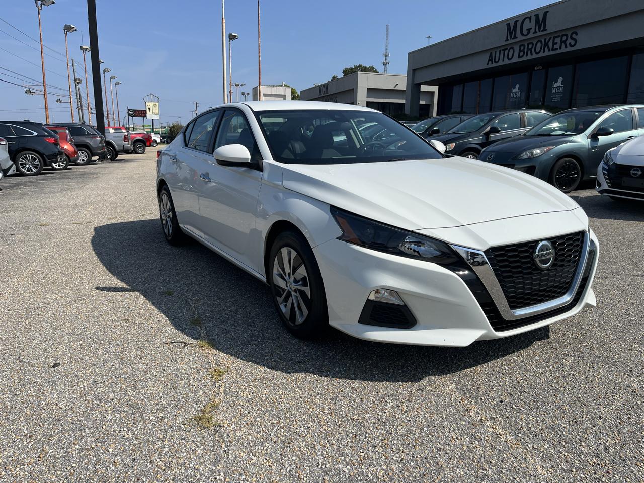 Nissan Altima photo 3