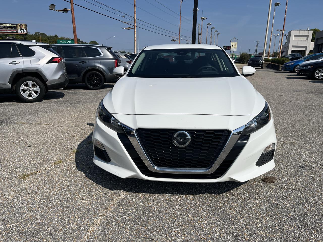 Nissan Altima photo 6