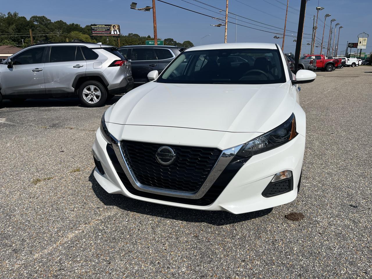Nissan Altima photo 7