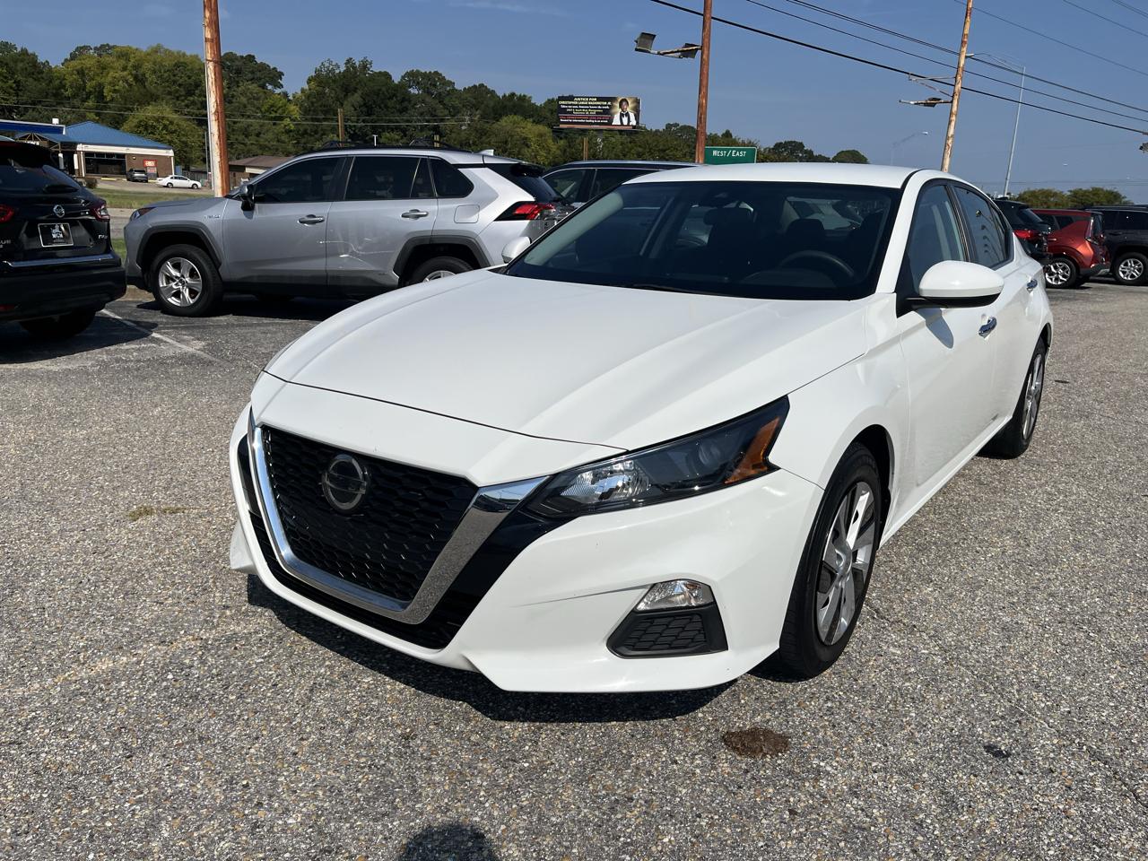 Nissan Altima photo 8