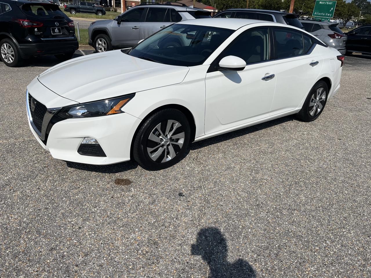 Nissan Altima photo 9