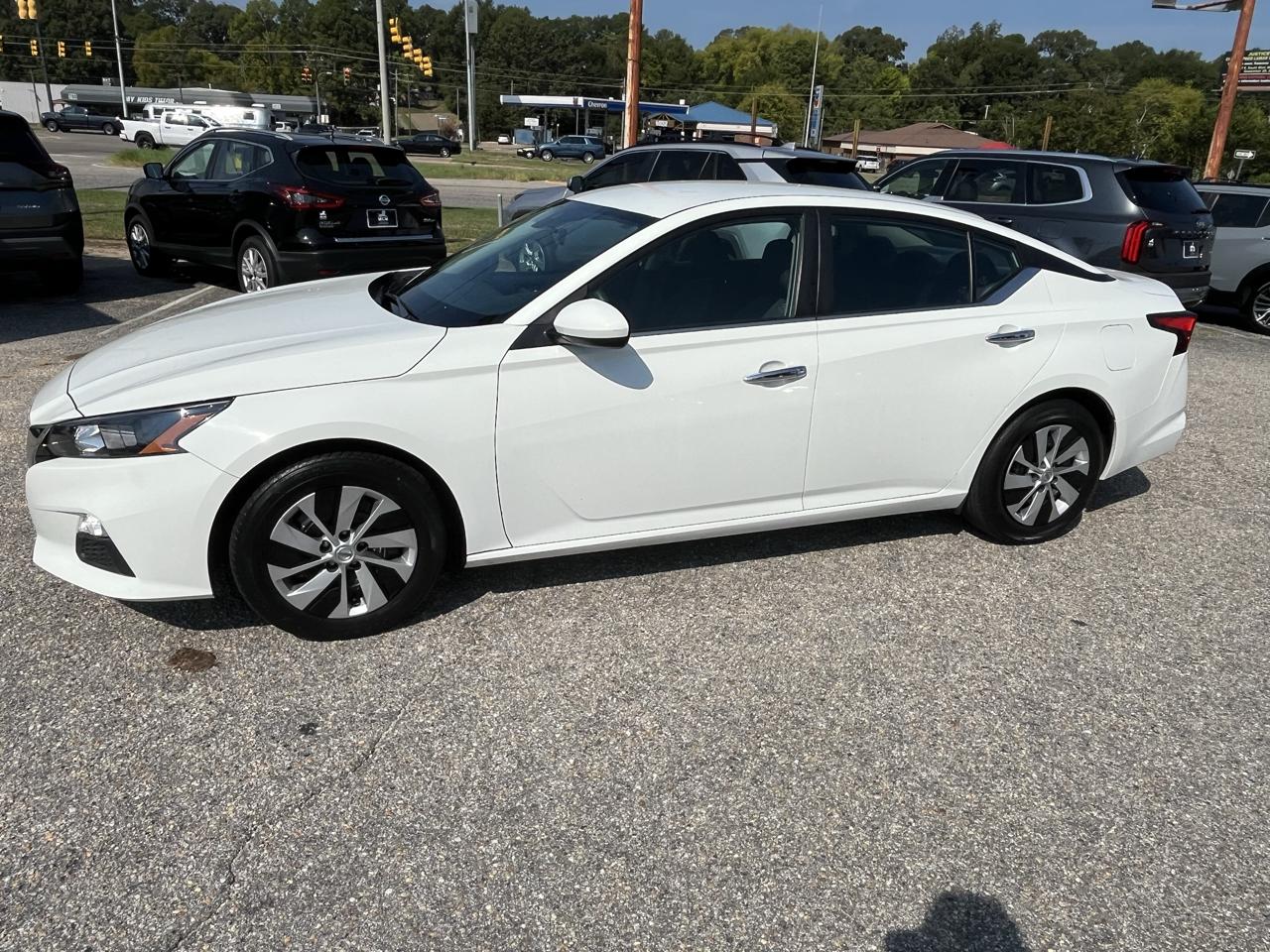 Nissan Altima photo 11