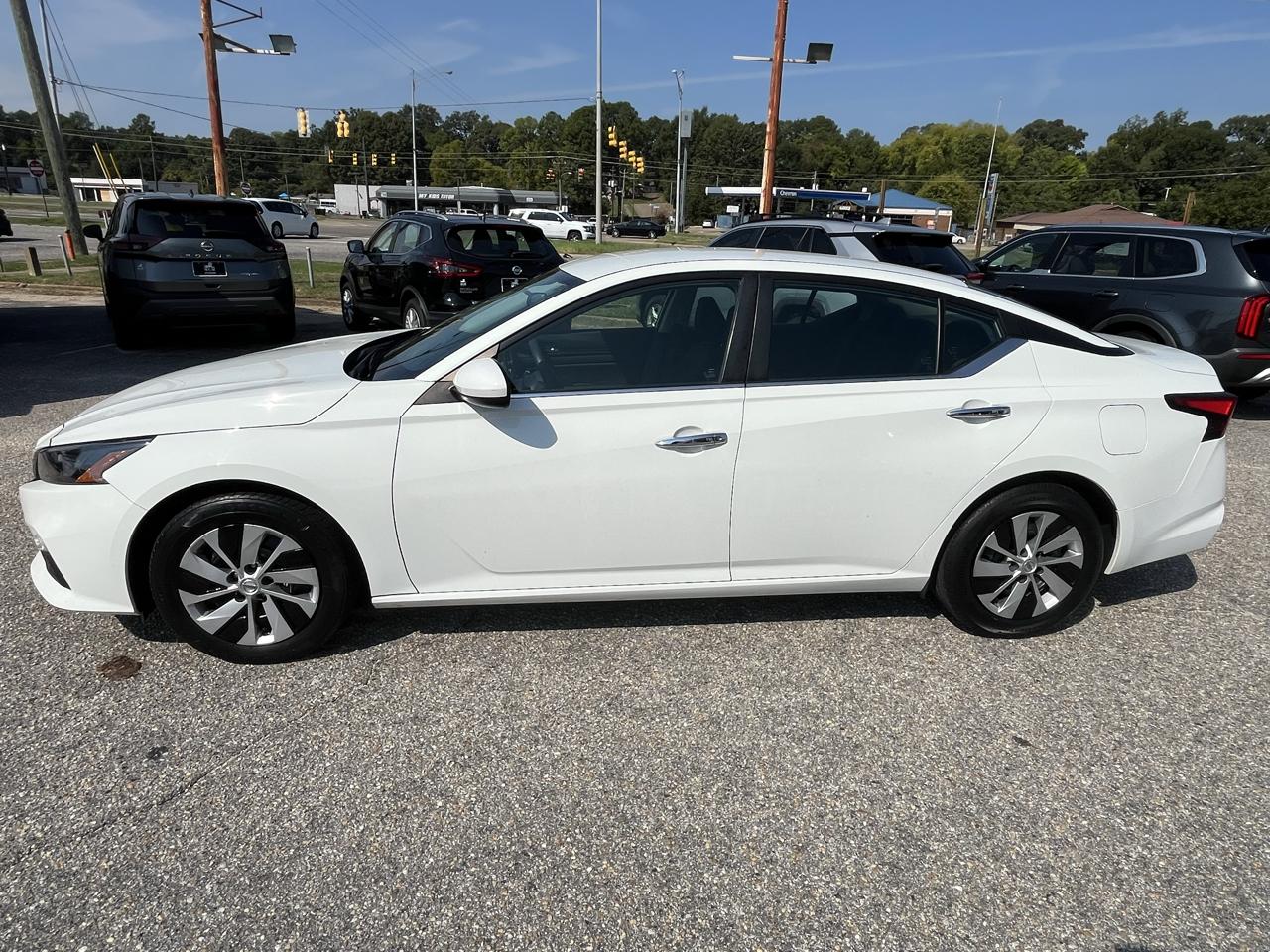 Nissan Altima photo 12