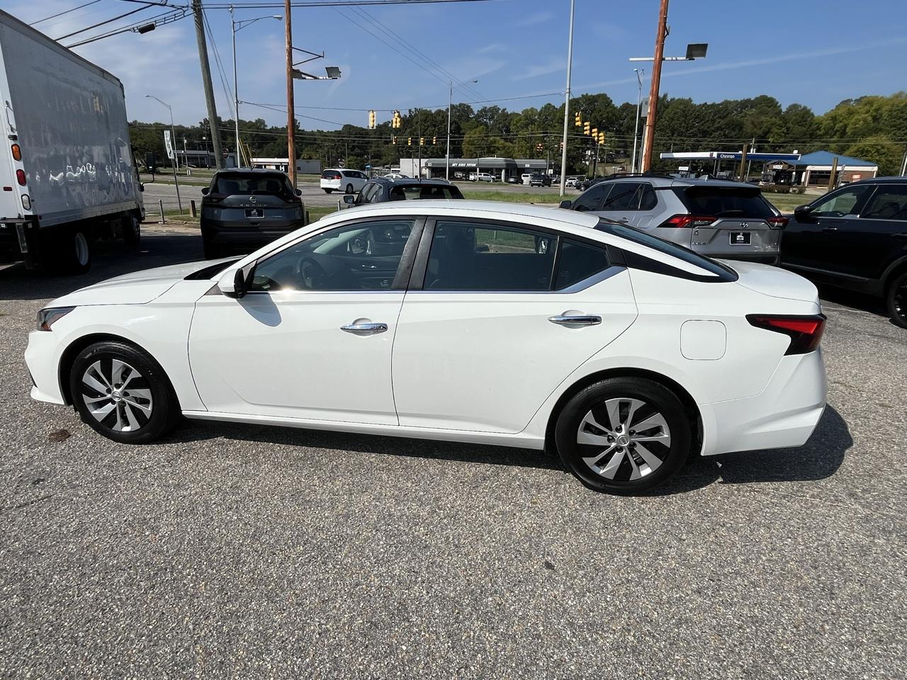 Nissan Altima photo 13