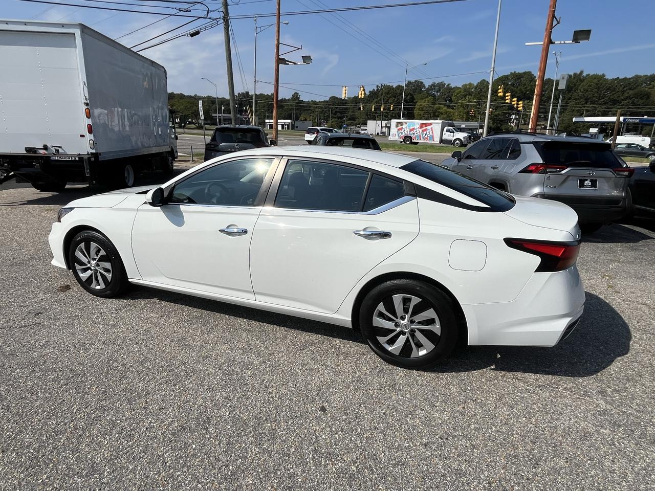 Nissan Altima photo 14