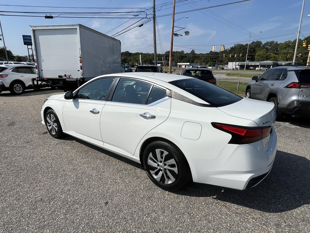 Nissan Altima photo 15