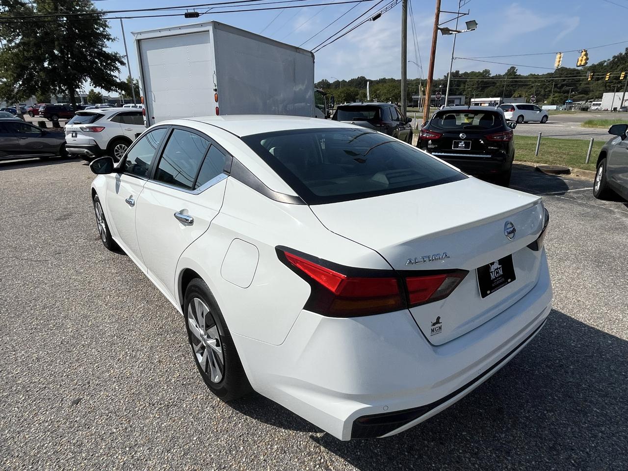 Nissan Altima photo 16