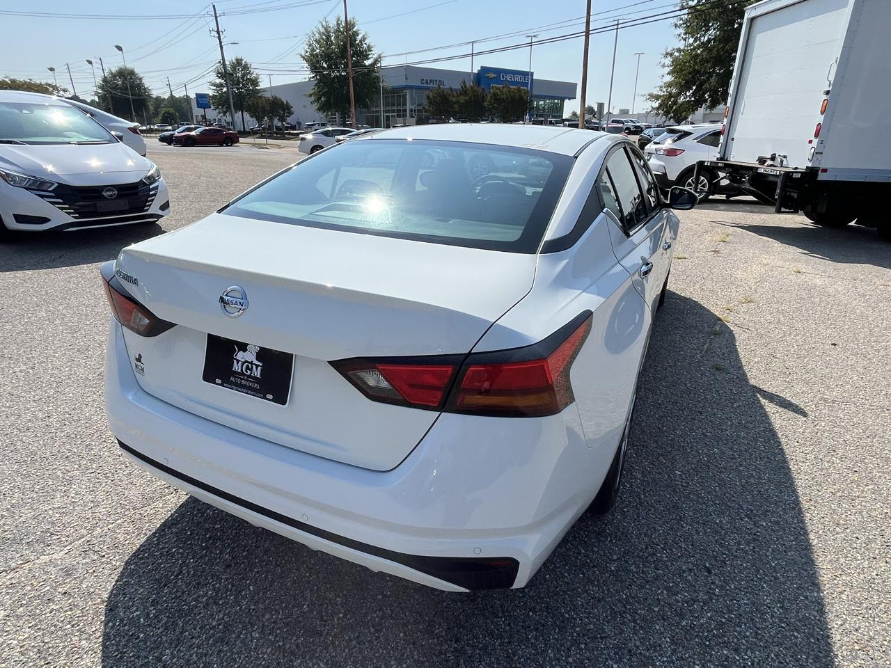Nissan Altima photo 20