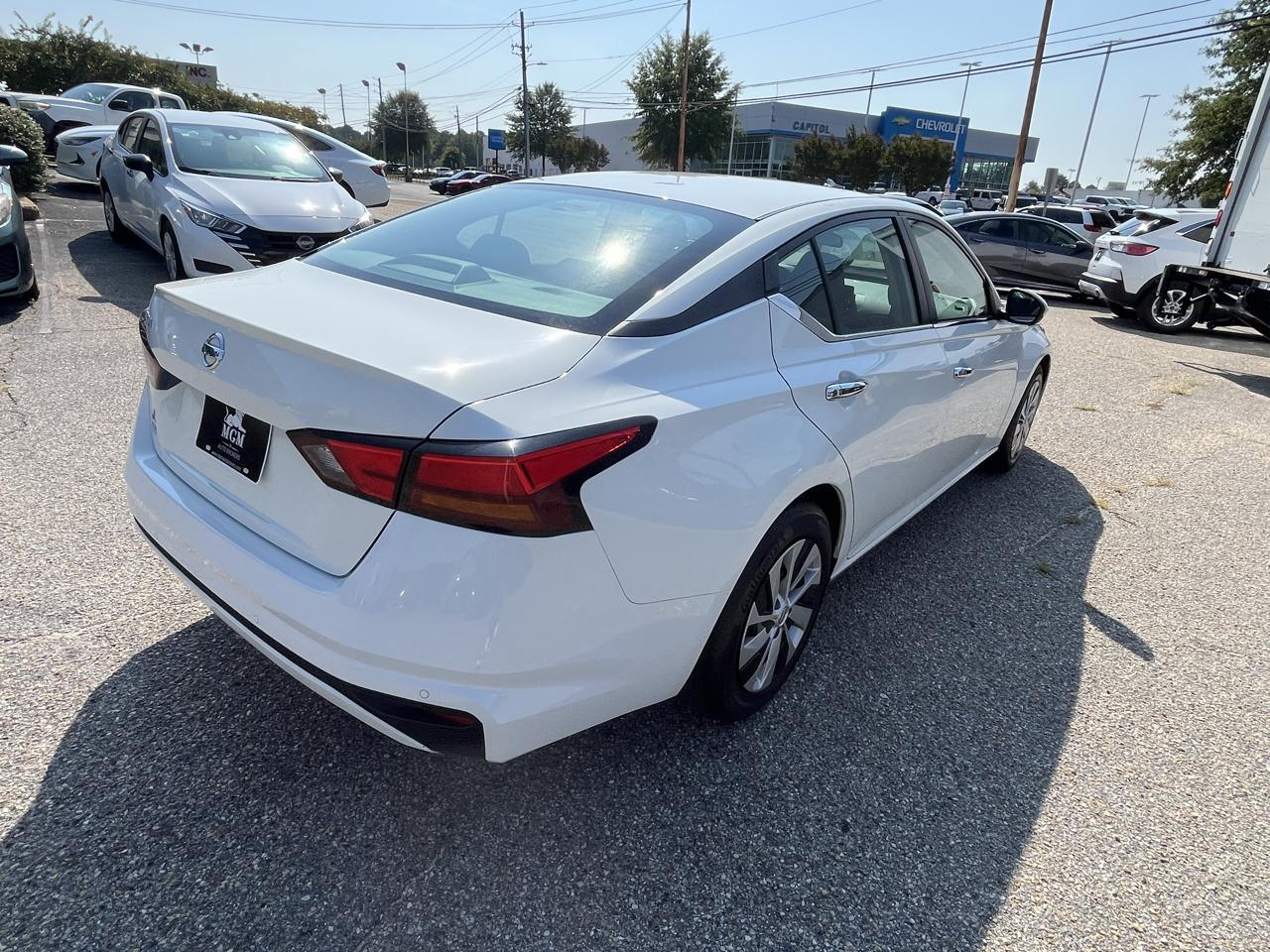Nissan Altima photo 21