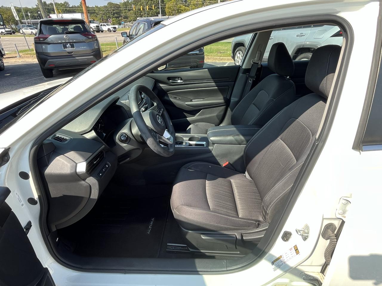 Nissan Altima photo 29