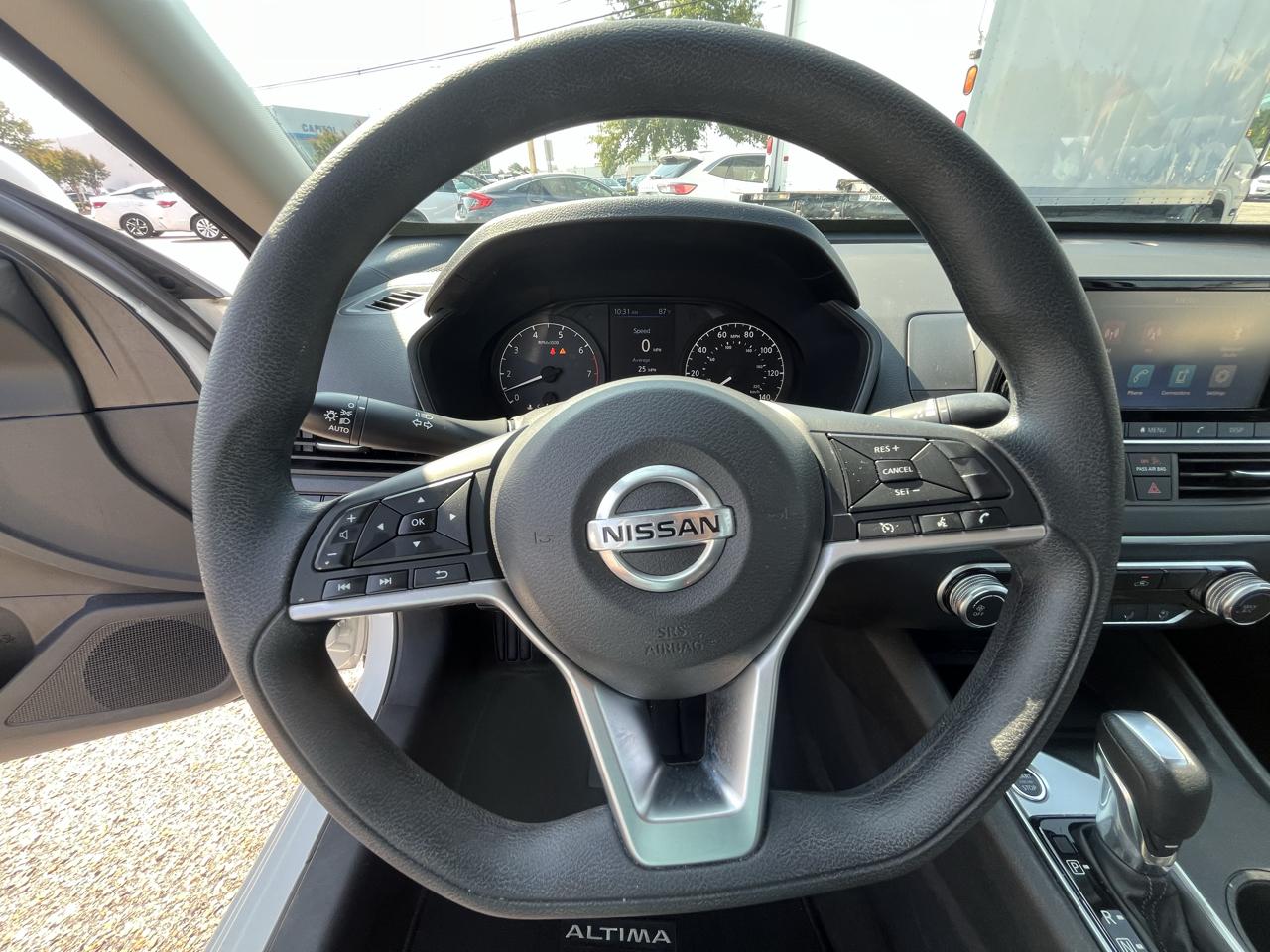 Nissan Altima photo 32
