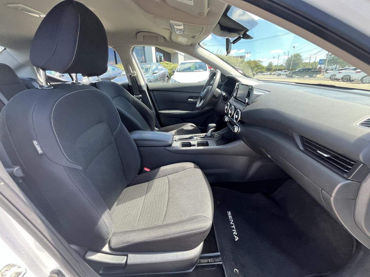 Nissan Sentra photo 33