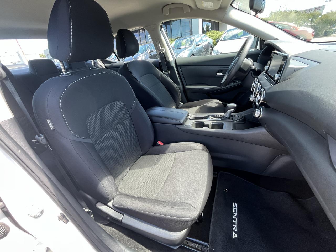 Nissan Sentra photo 34