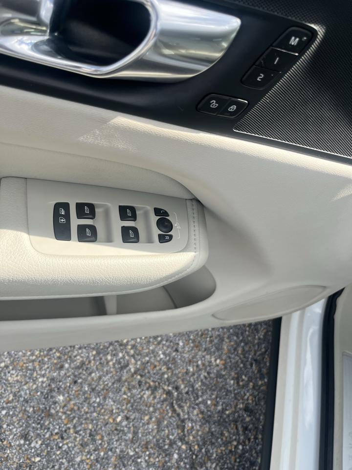 Volvo XC60  2022