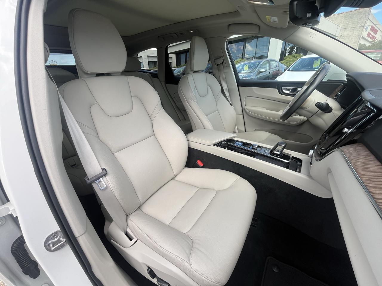 Volvo XC60  2022