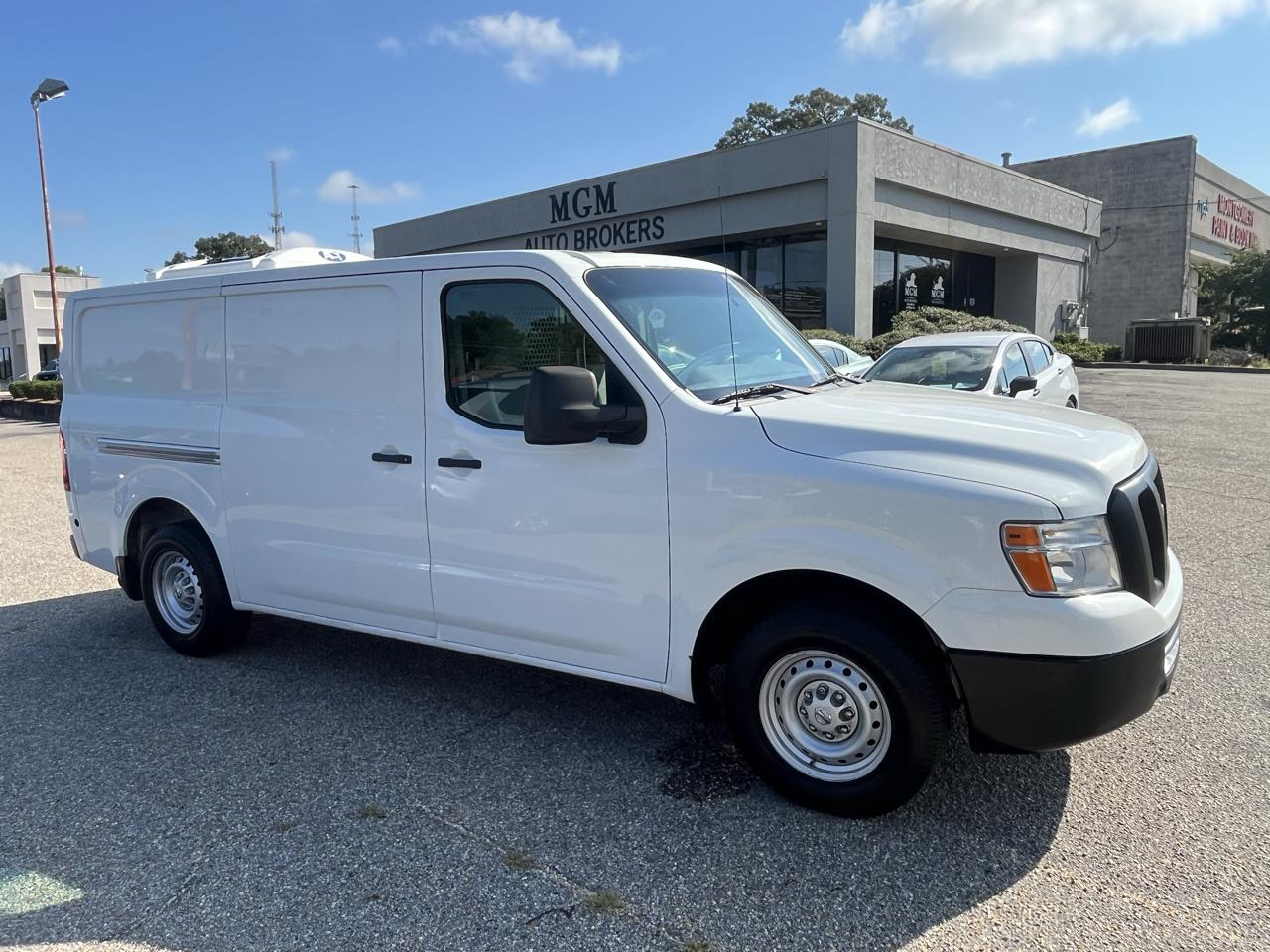 Nissan NV photo 2