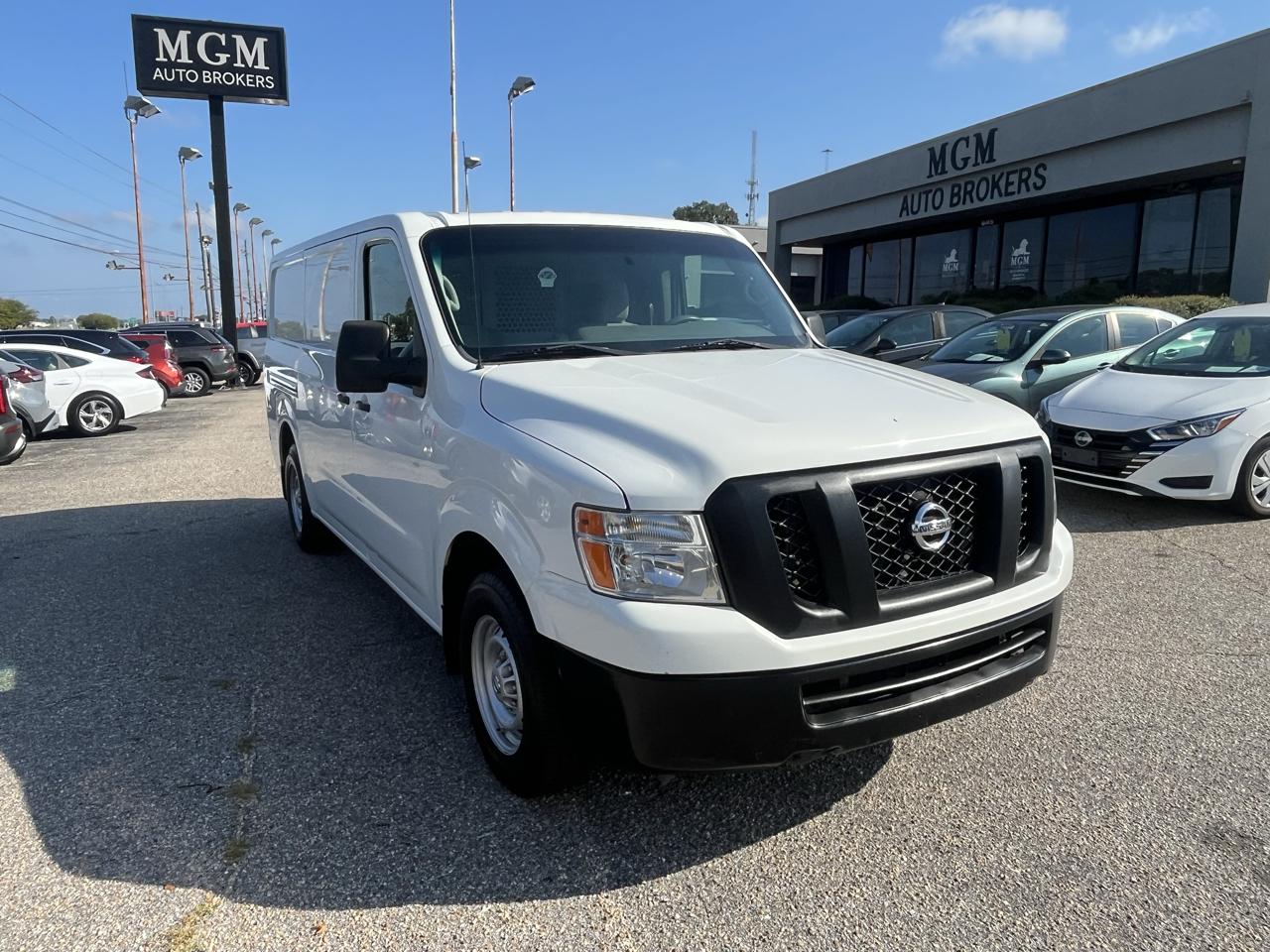 Nissan NV photo 4