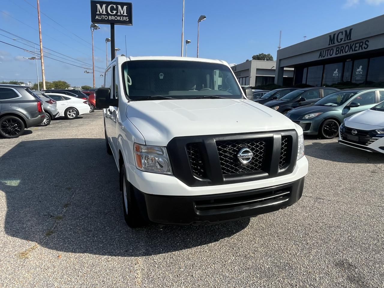 Nissan NV photo 5